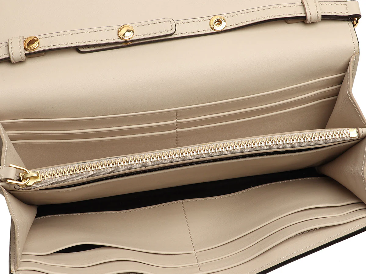 Burberry Cream Leather Clutch - Image 8