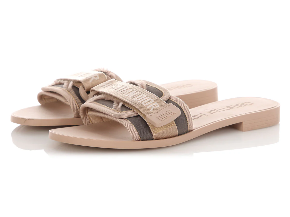 Dior Beige Dio(r)evolution Slides - Image 3