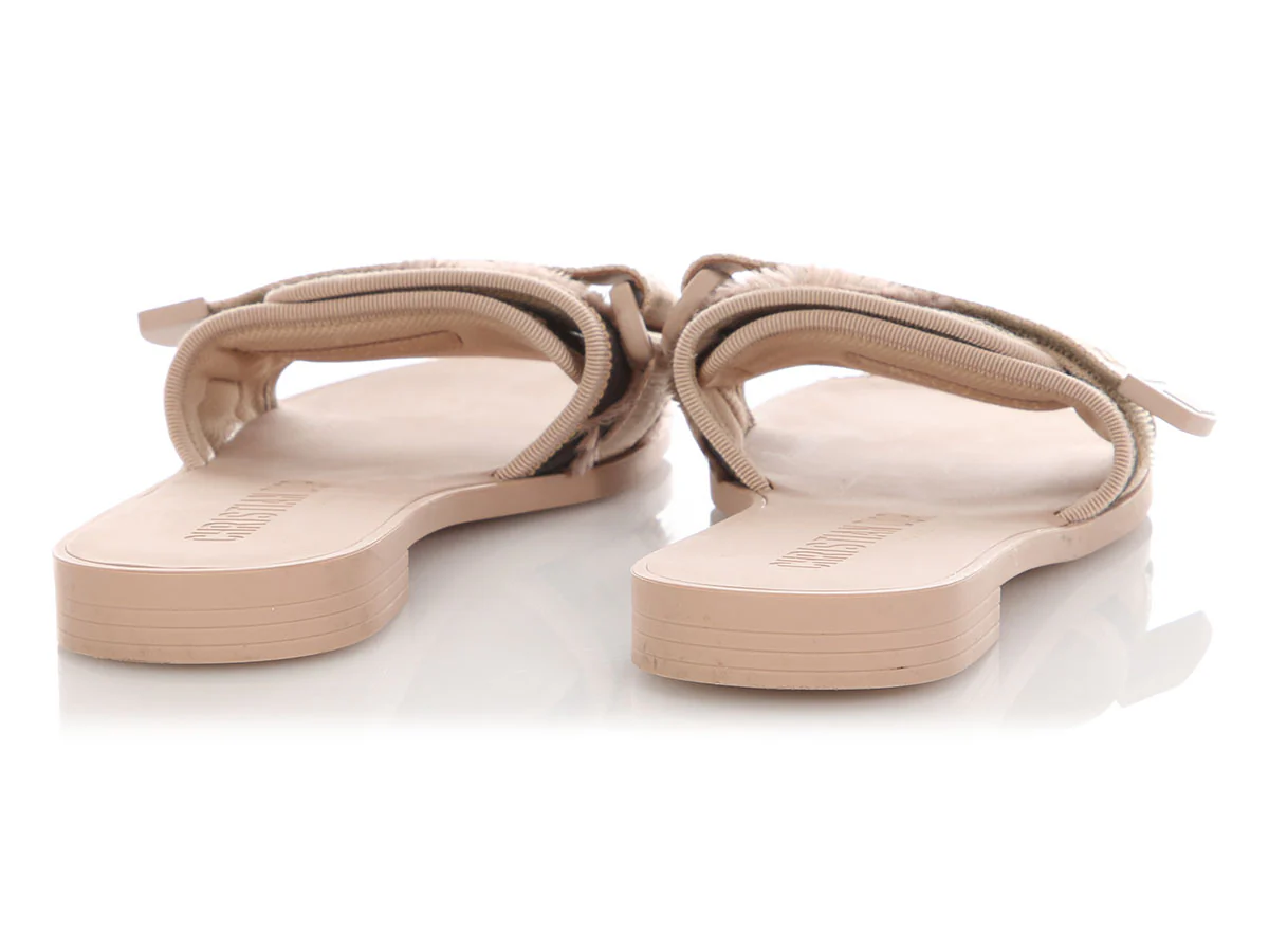 Dior Beige Dio(r)evolution Slides - Image 4