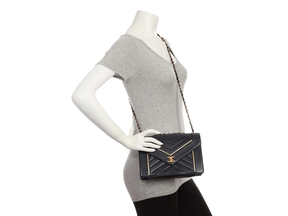 Chanel Navy Calfskin Reversed Chevron Envelope Flap Bag - Image 10