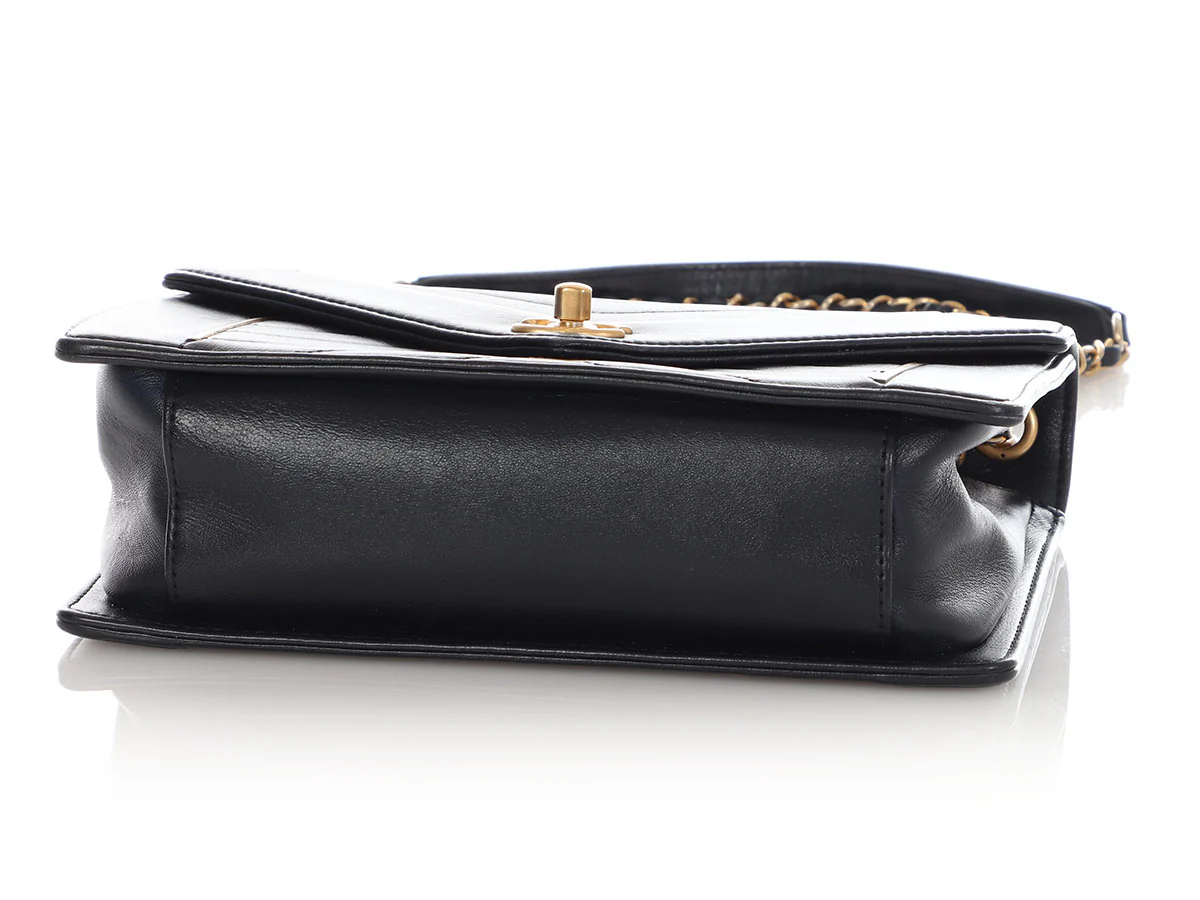 Chanel Navy Calfskin Reversed Chevron Envelope Flap Bag - Image 7