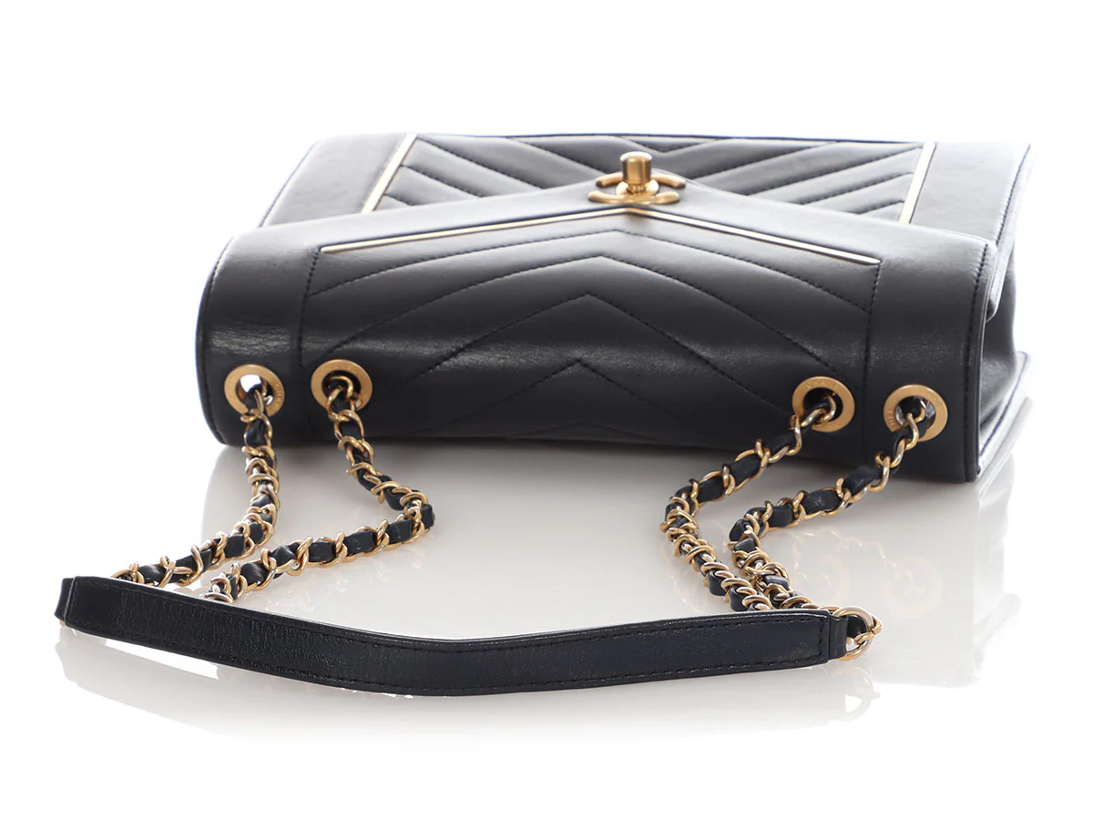 Chanel Navy Calfskin Reversed Chevron Envelope Flap Bag - Image 8