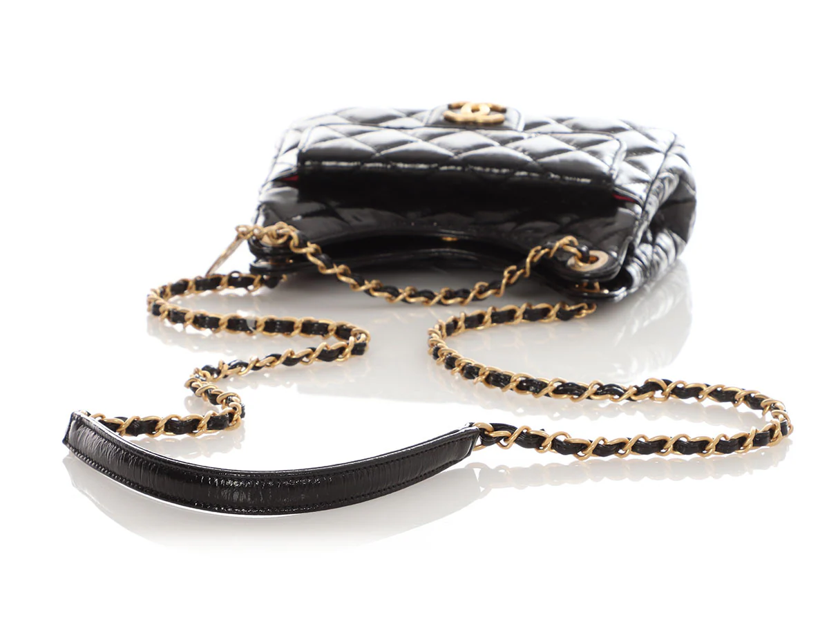 Chanel Small Black Quilted Shiny Calfskin Wavy CC Hobo - Image 9