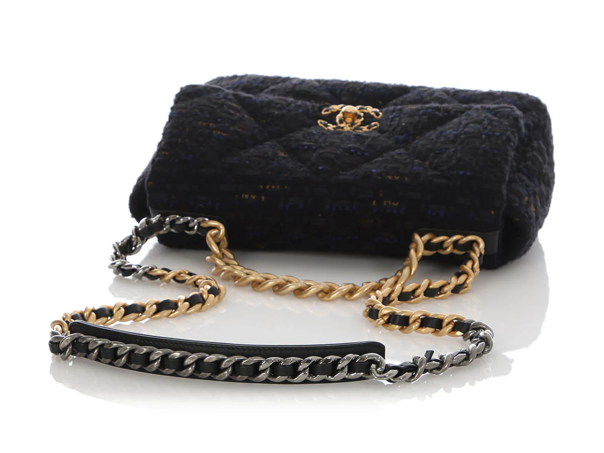 Chanel Large Navy Quilted Tweed and Ribbon 19 Flap - Image 8