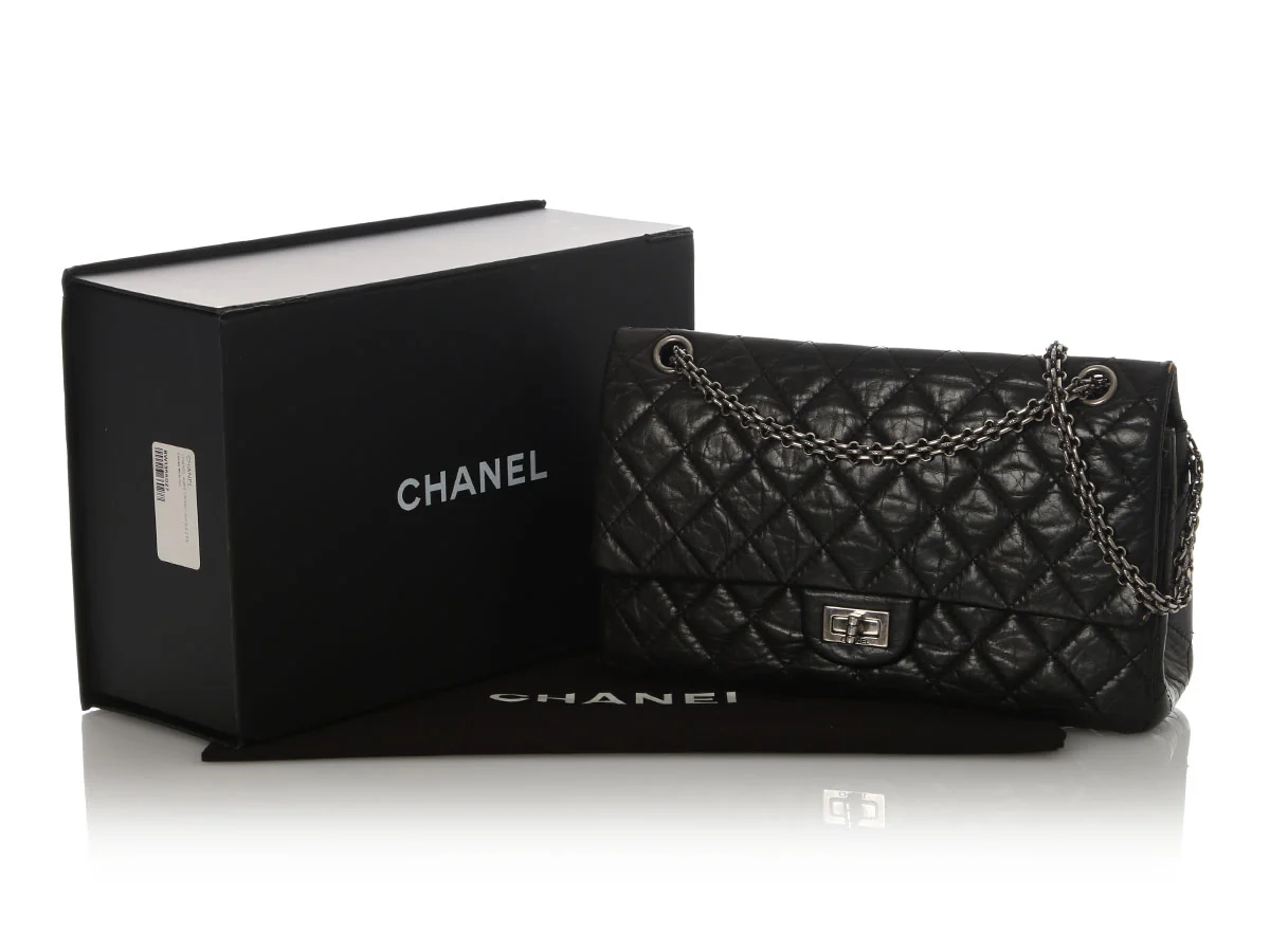 Chanel Black Quilted Aged Calfskin 2.55 Reissue 226 - Image 2