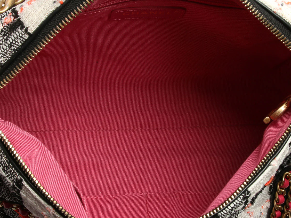 Chanel Tweed Signature Hobo - Image 10
