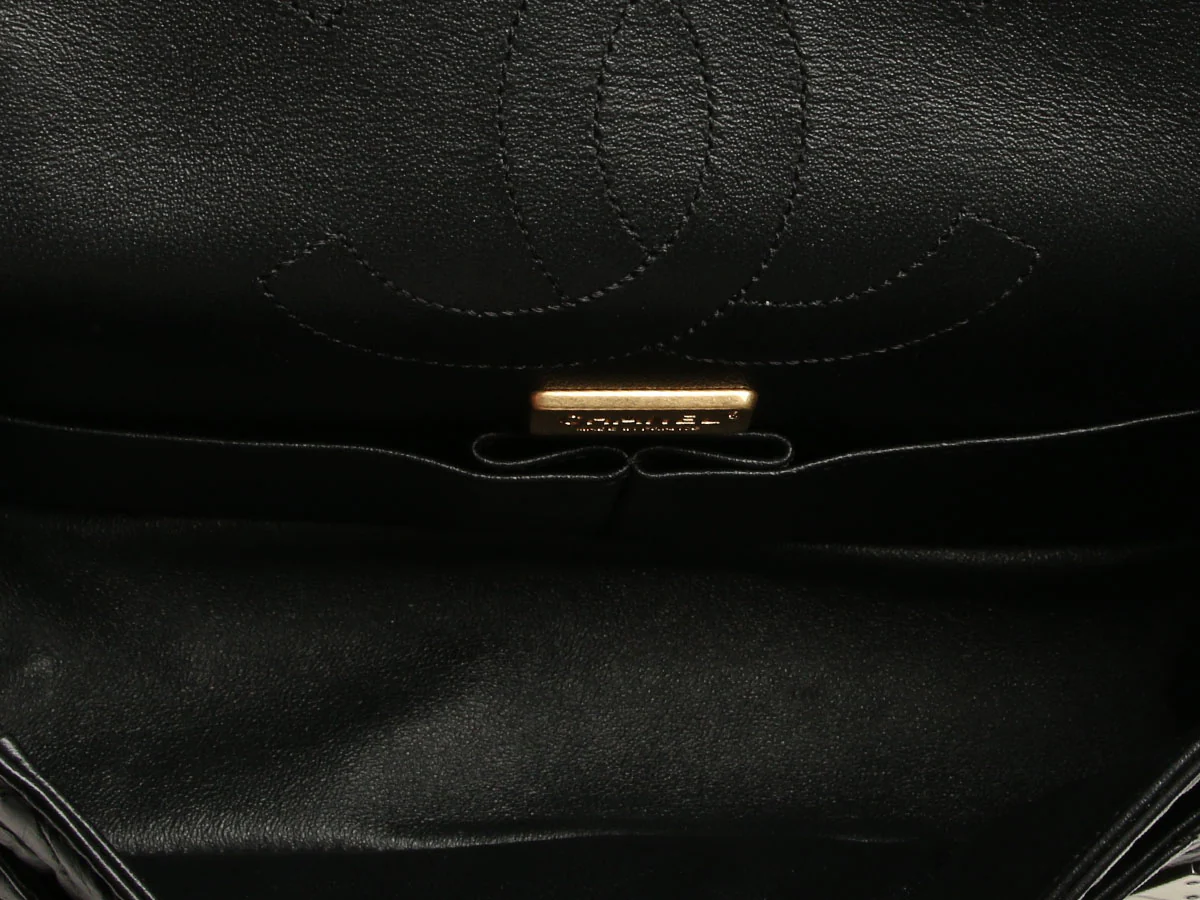Chanel Black Quilted Aged Calfskin Casino Charms Reissue 225 - Image 9