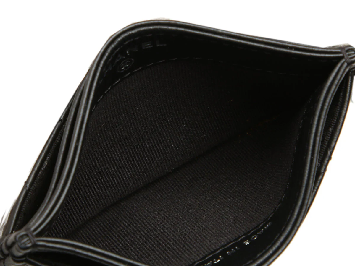 Chanel So Black Quilted Aged Calfskin Reissue Card Case - Image 8