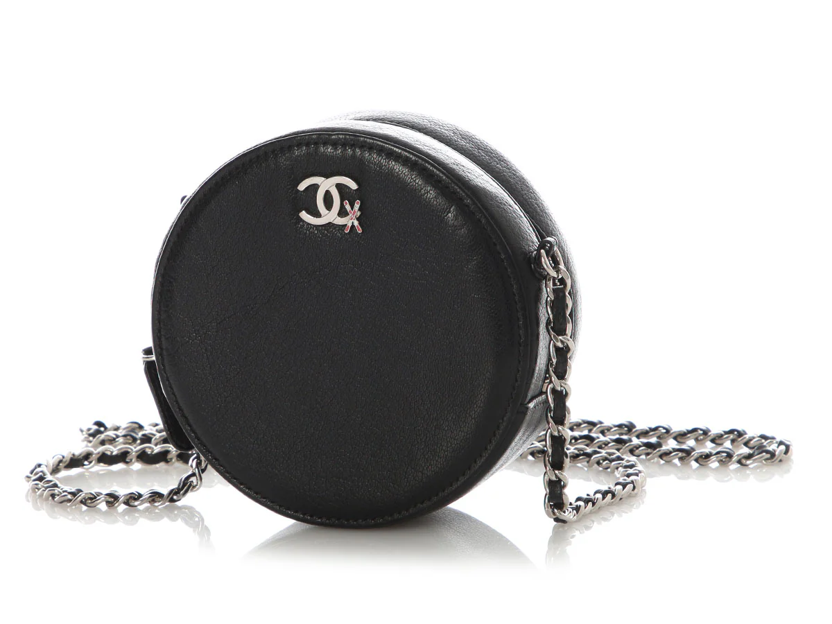 Chanel Black Goatskin CC Ski Round Crossbody - Image 4