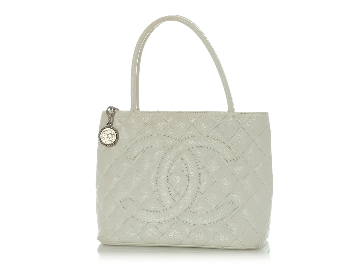 Chanel White Quilted Caviar Medallion Tote - Image 2