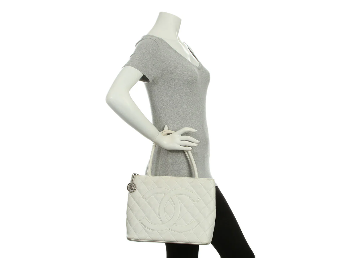 Chanel White Quilted Caviar Medallion Tote - Image 9