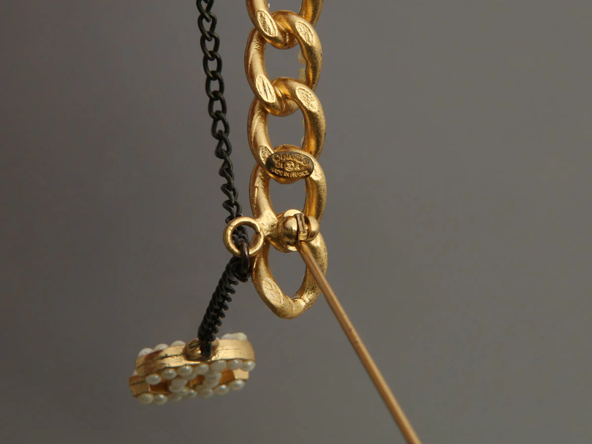 Chanel Vintage Pearl Pin - Image 4