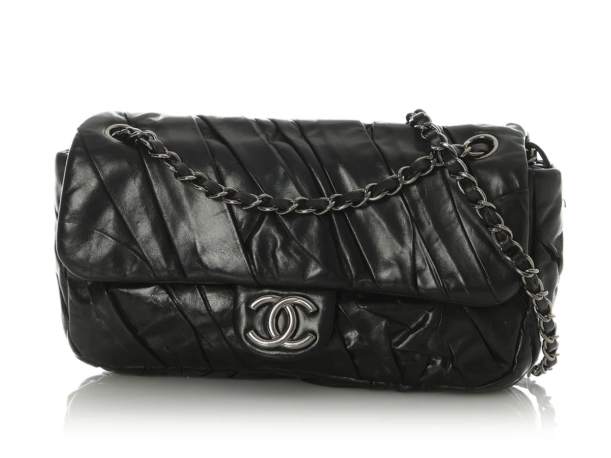 Chanel Black Glazed Calfskin Twisted Flap - Image 3