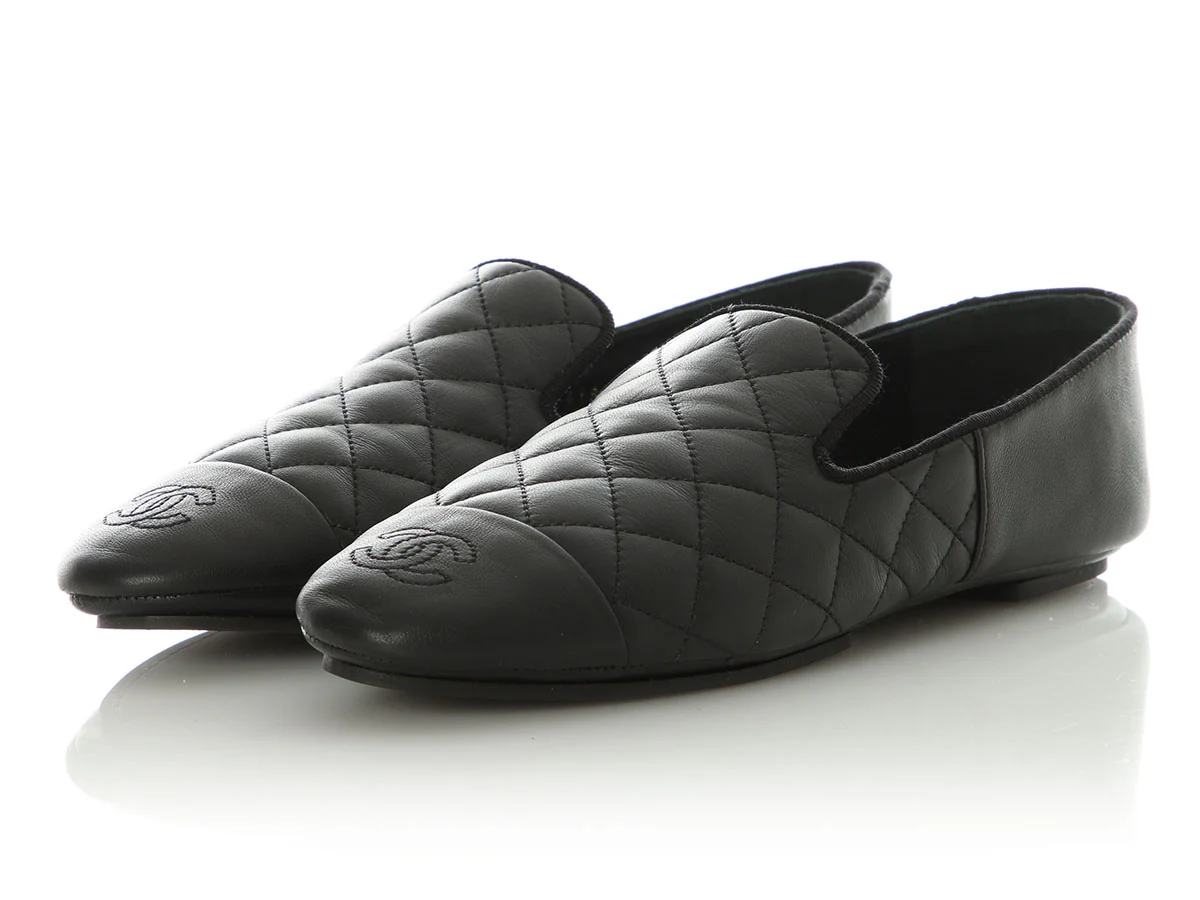 Chanel Black Quilted Lambskin Loafers with Pouch - Image 4