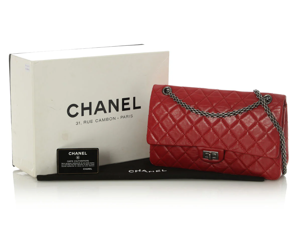 Chanel Red Quilted Aged Calfskin Reissue 226 - Image 2