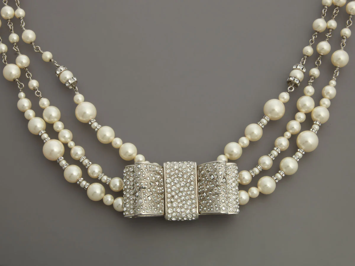 Chanel Crystal Bow Multi-Strand Pearl Necklace - Image 2