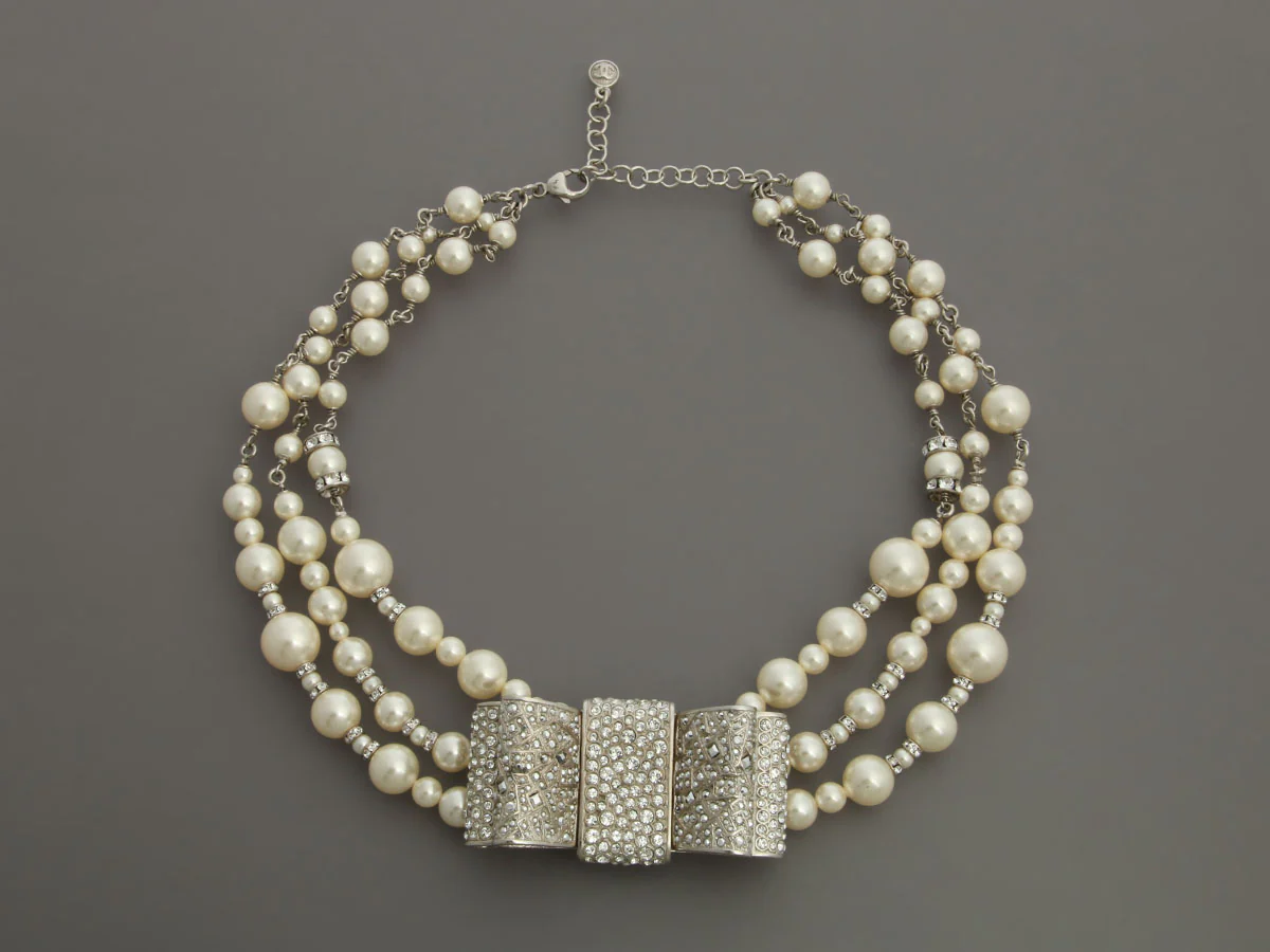 Chanel Crystal Bow Multi-Strand Pearl Necklace - Image 3