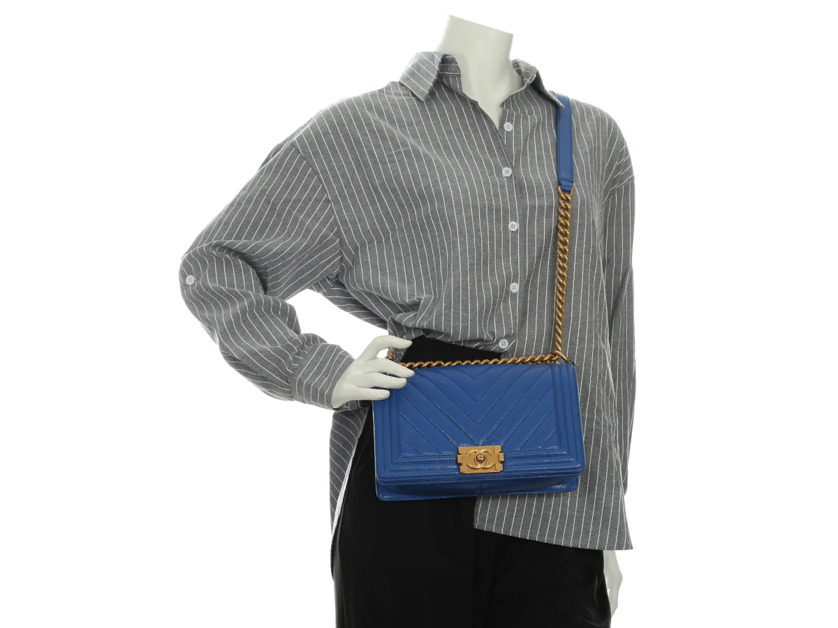 Chanel Old Medium Cobalt Blue Chevron-Quilted Caviar Boy Bag - Image 10