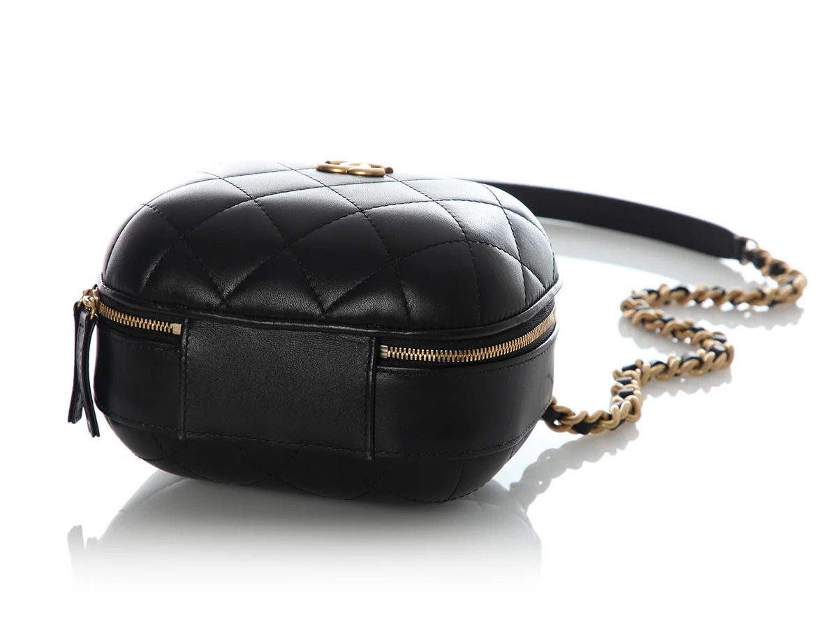 Chanel Small Black Quilted Lambskin CC Bubble Vanity Case with Chain - Image 6