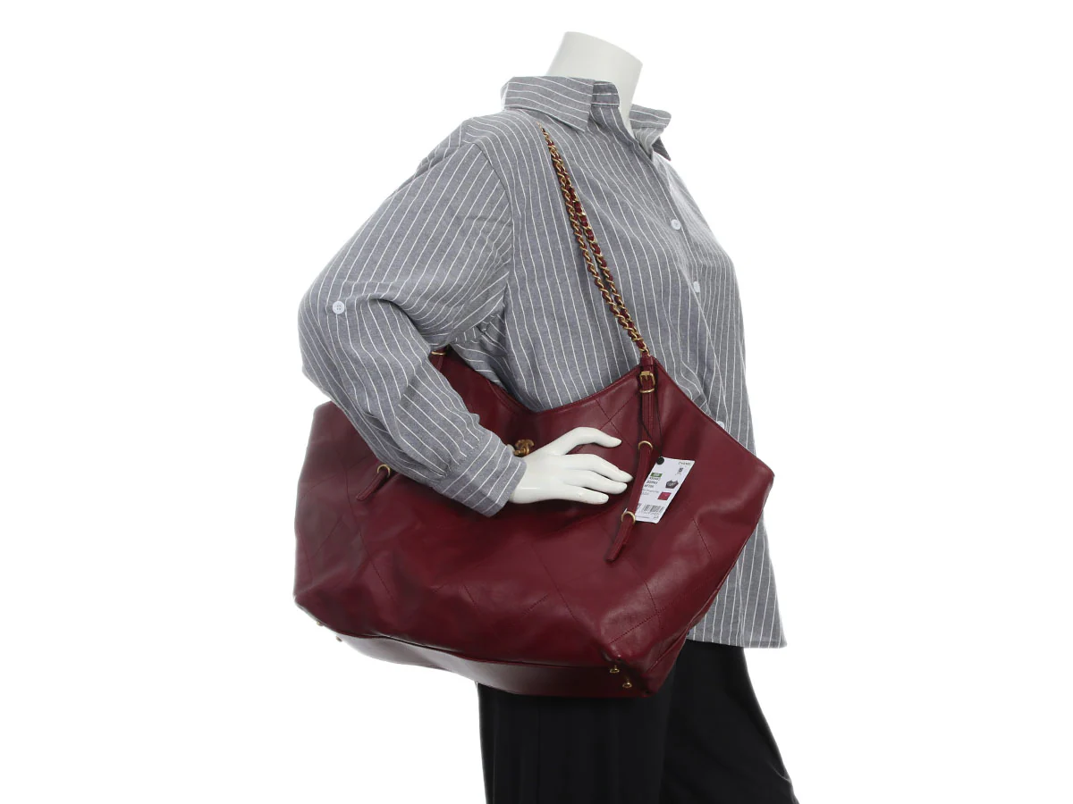 Chanel Maxi Burgundy Quilted Calfskin Shopping Bag - Image 10
