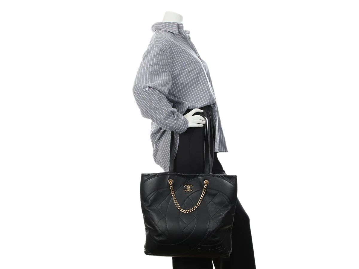 Chanel extra large black Club Monaco tote - Image 10