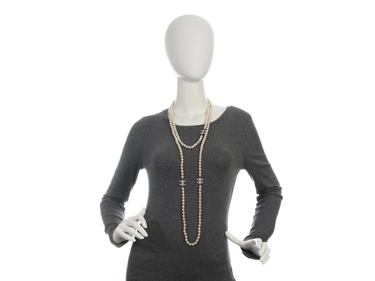 Chanel Extra Long Pearl Logo Necklace - Image 6