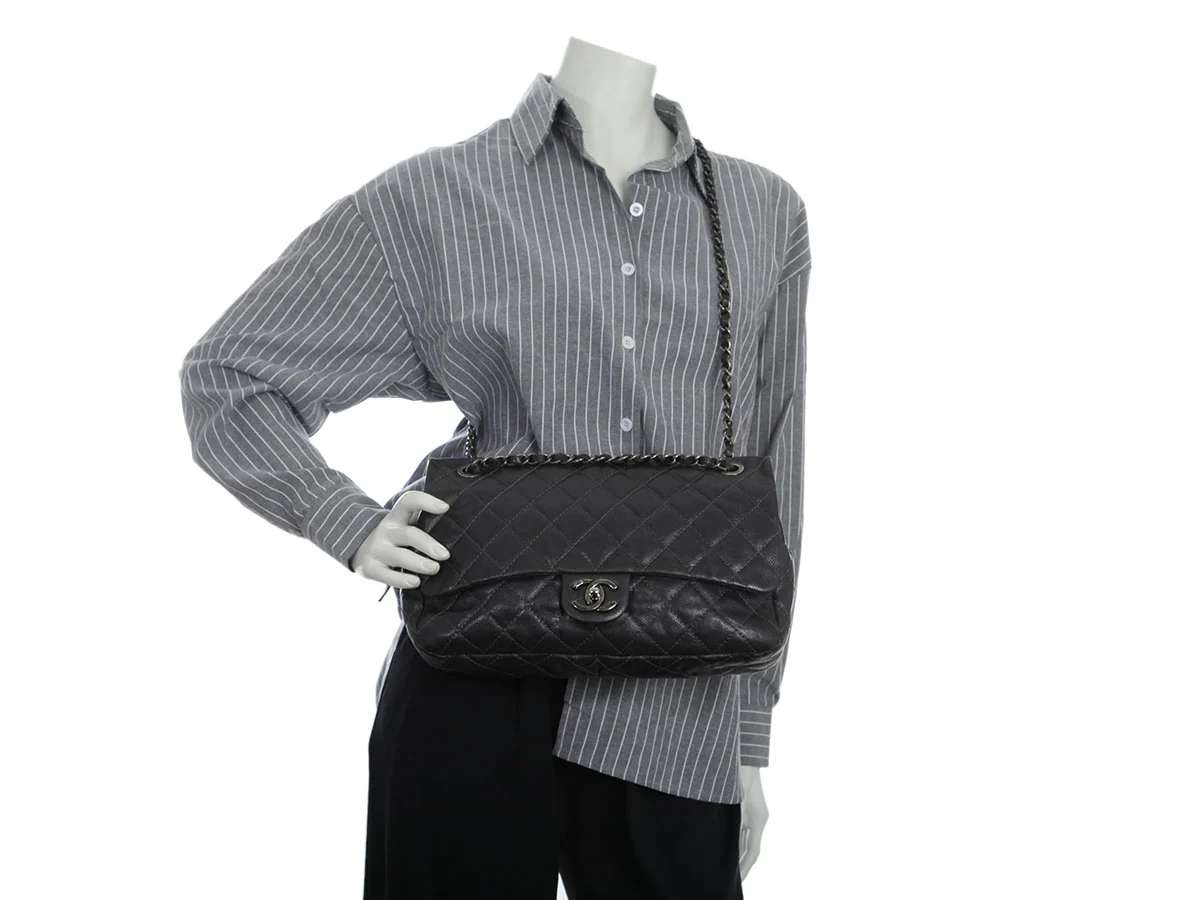 Chanel Jumbo Metallic Gray Quilted Caviar Easy Flow Flap - Image 9