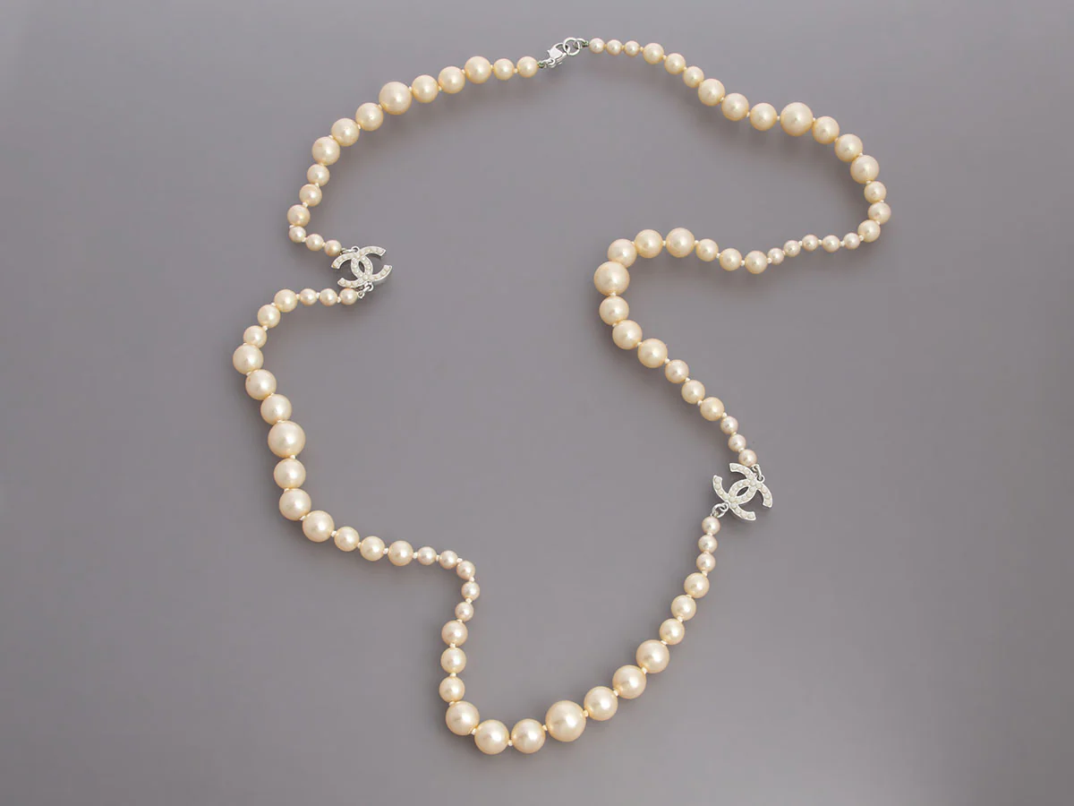 Chanel Long CC Pearl Necklace - Image 2