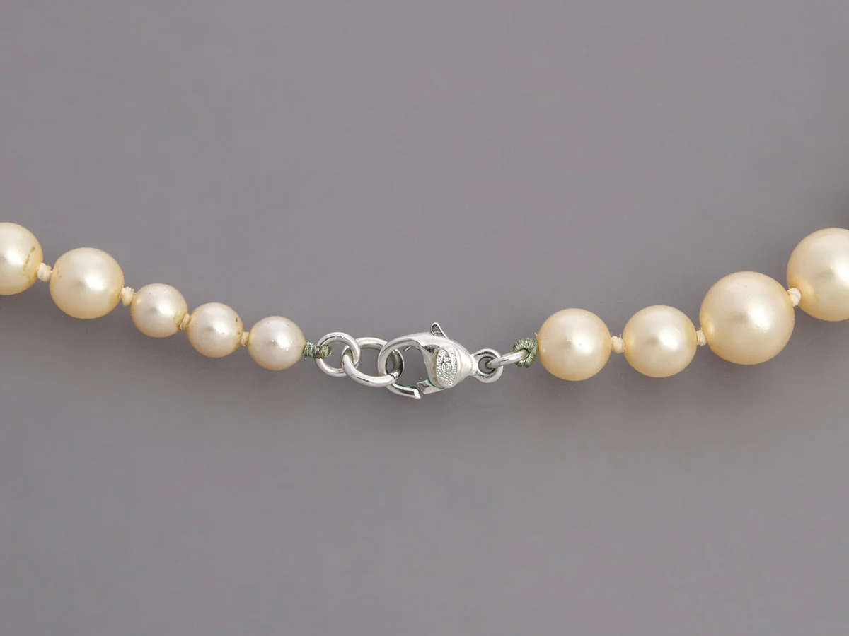 Chanel Long CC Pearl Necklace - Image 4