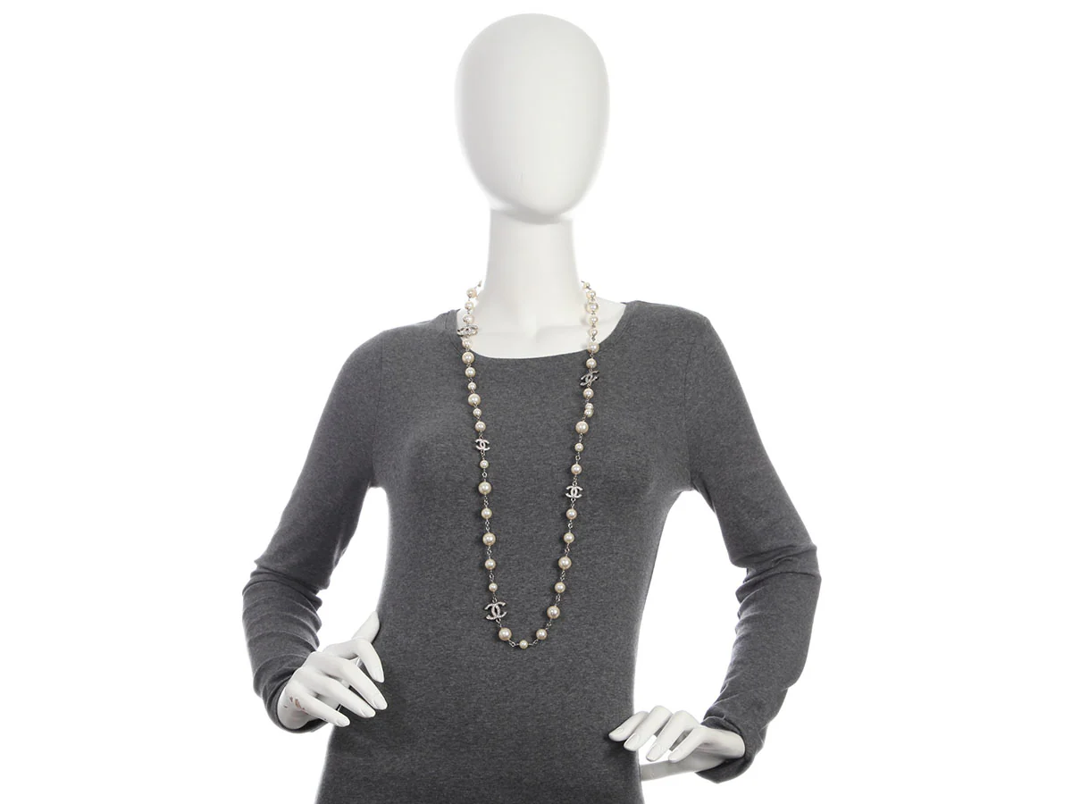 Chanel Pearl and Crystal CC Long Necklace - Image 5