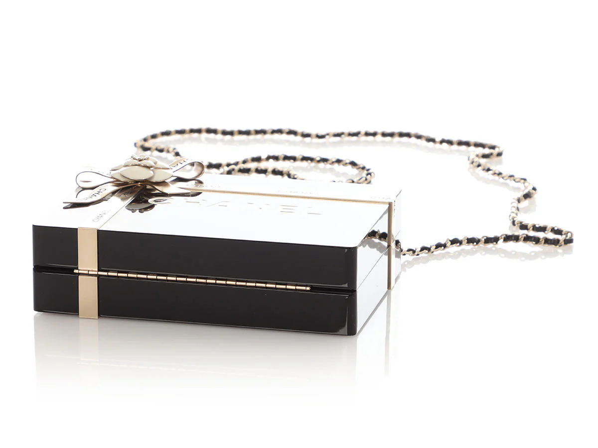 Chanel Plexiglass Gift Box Minaudière - Image 8