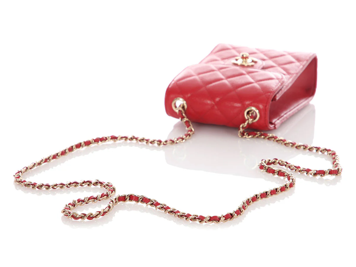 Chanel Red Quilted Caviar Classic Crossbody Phone Holder - Image 8