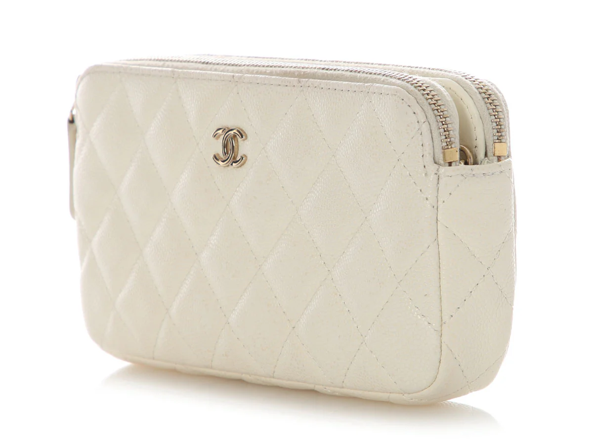 Chanel Small White Quilted Caviar Clutch with Chain - Image 3