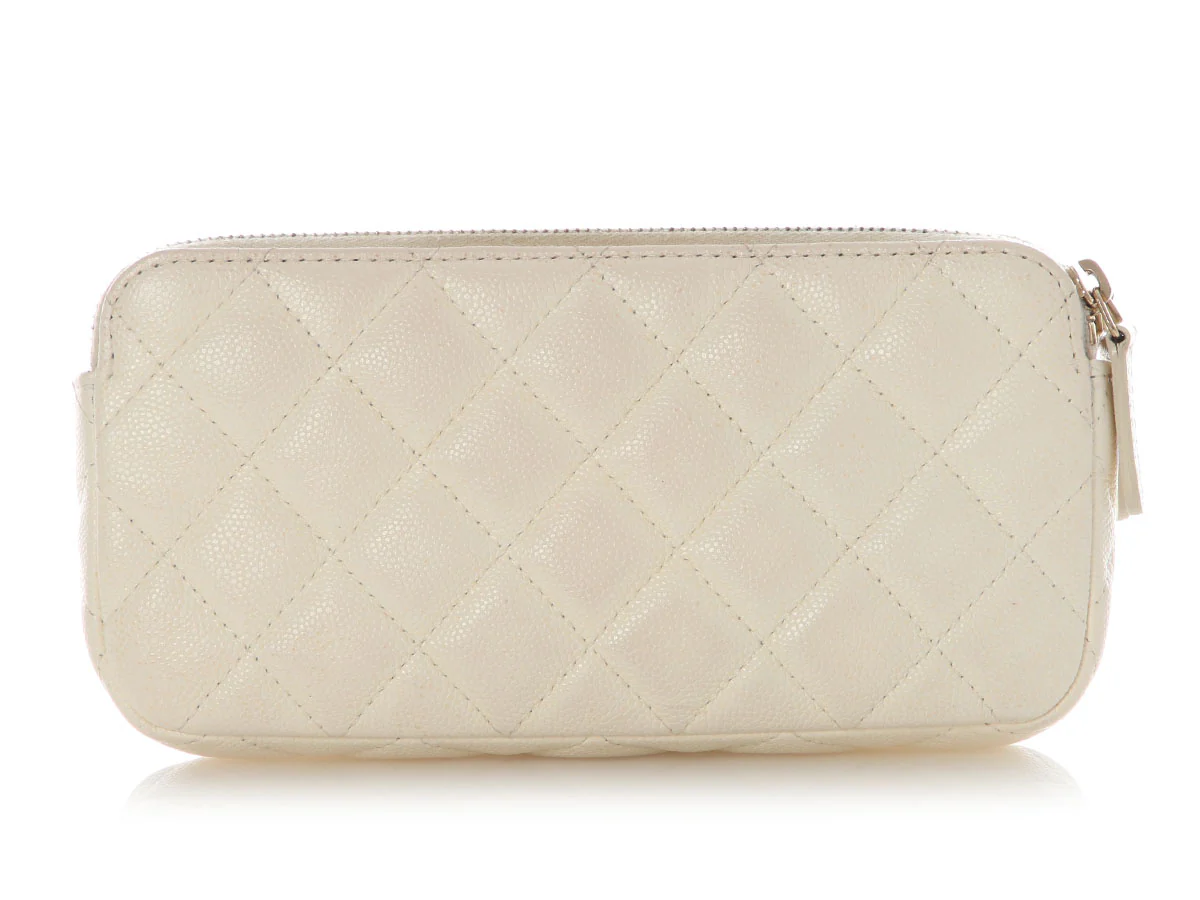 Chanel Small White Quilted Caviar Clutch with Chain - Image 4