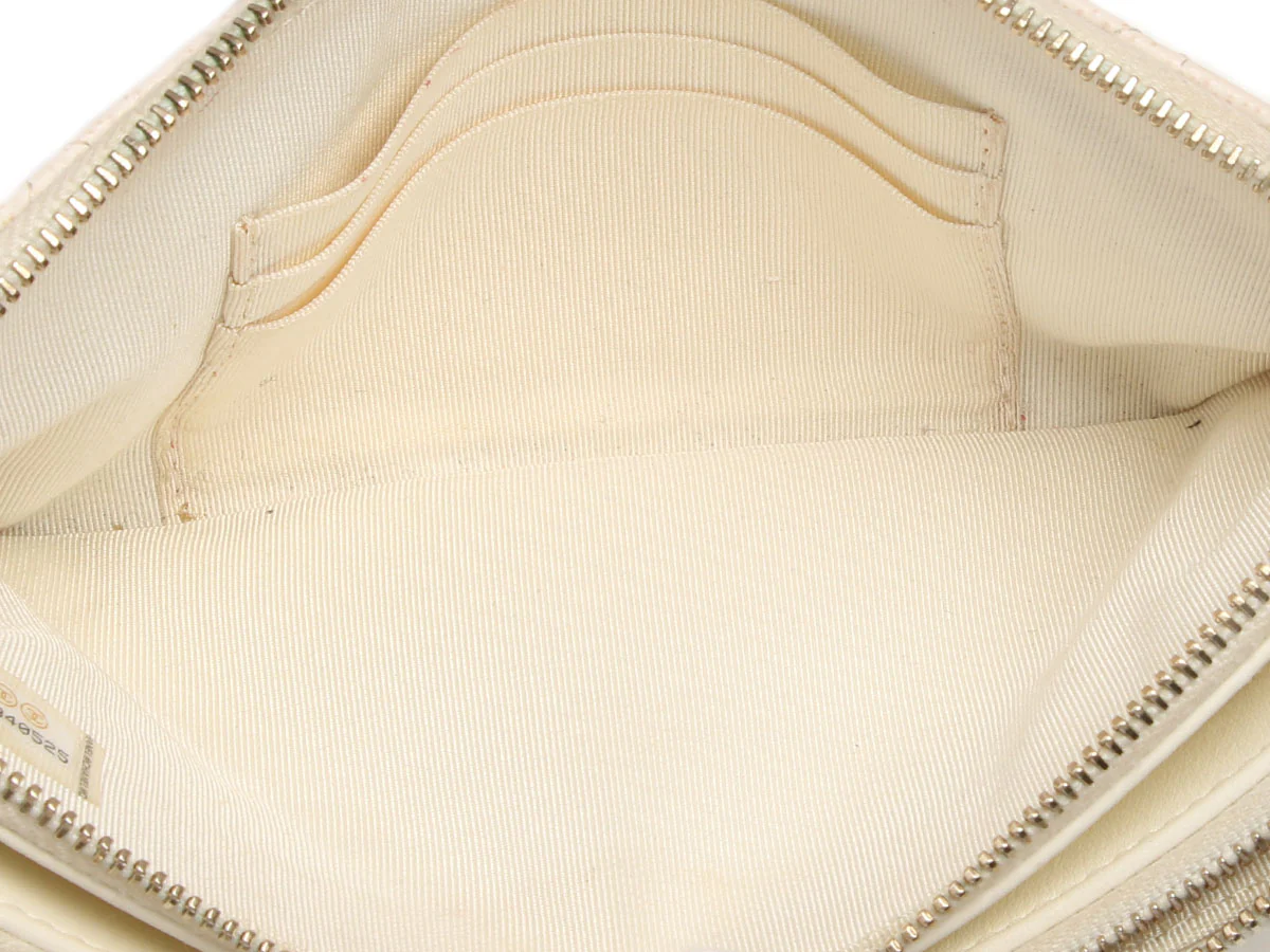 Chanel Small White Quilted Caviar Clutch with Chain - Image 8
