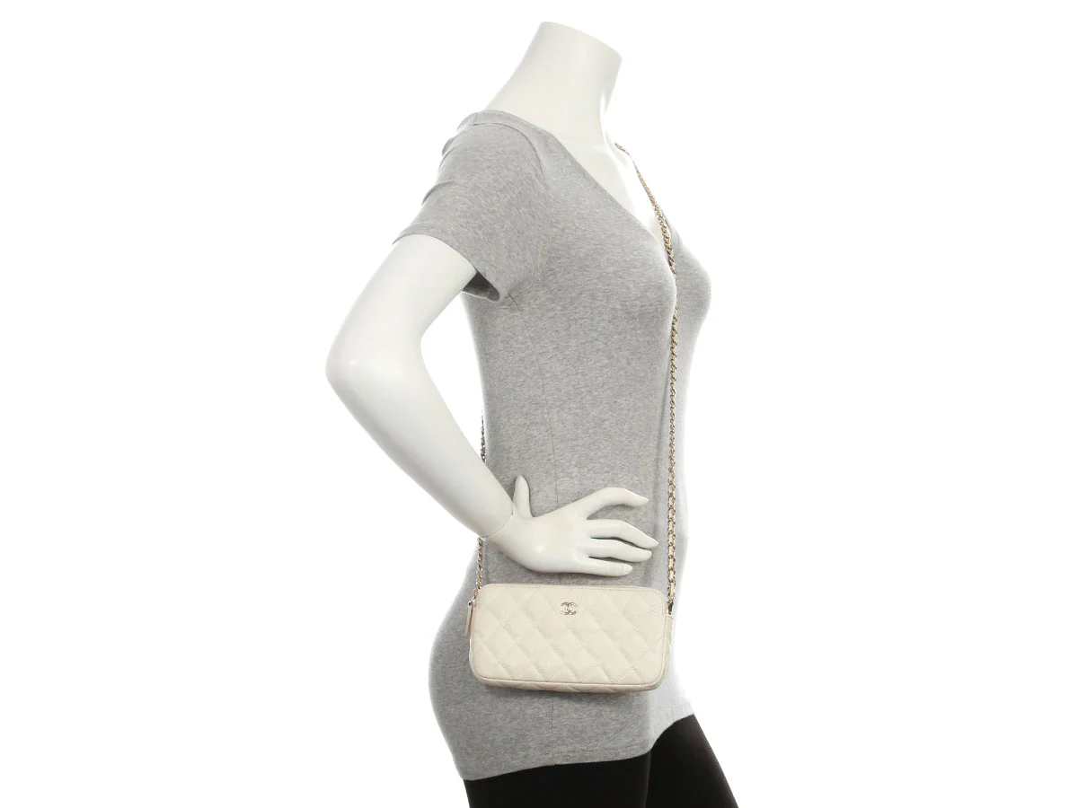 Chanel Small White Quilted Caviar Clutch with Chain - Image 9