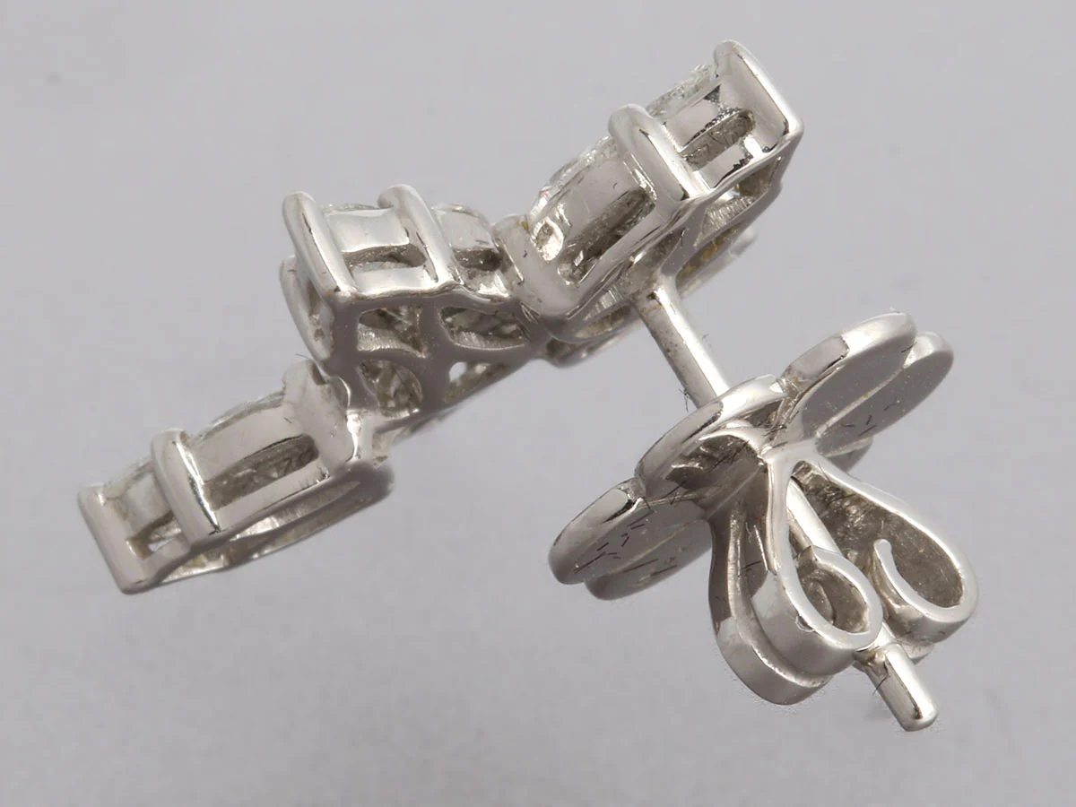 18K White Gold Diamond Flower Earrings - Image 4