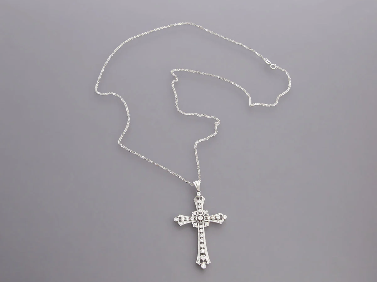 18K White Gold Diamond Cross Necklace - Image 4