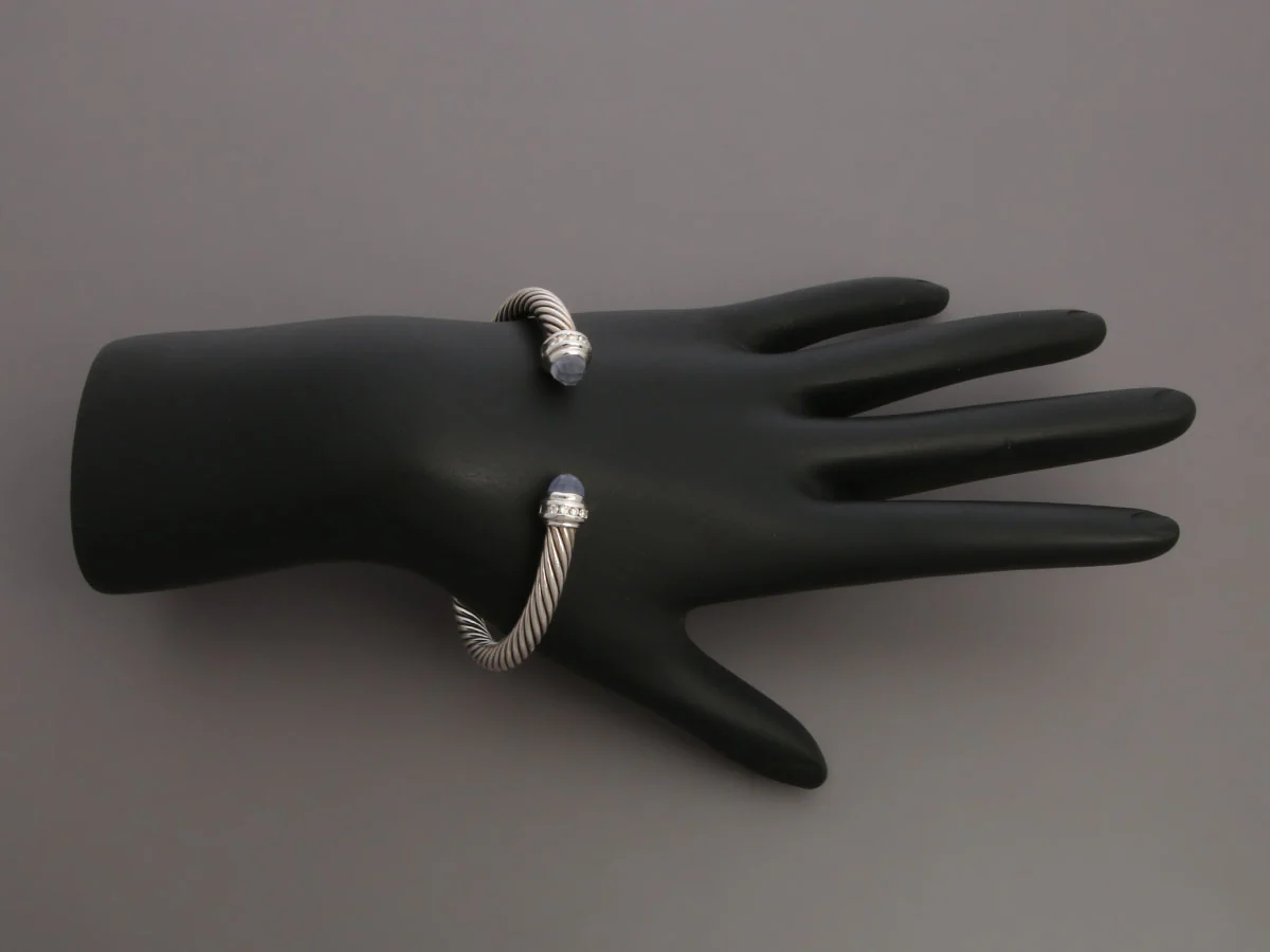 David Yurman Chalcedony and Diamond Cable Classic Bracelet - Image 5
