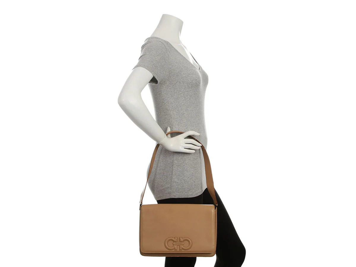 Ferragamo Vintage Beige Leather Flap Bag - Image 9