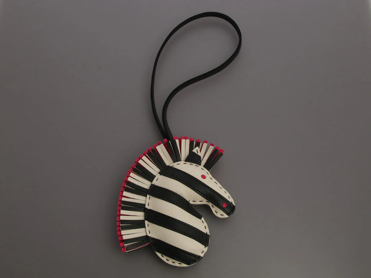 Hermès Black and White Lambskin GeeGee Savannah Bag Charm - Image 3