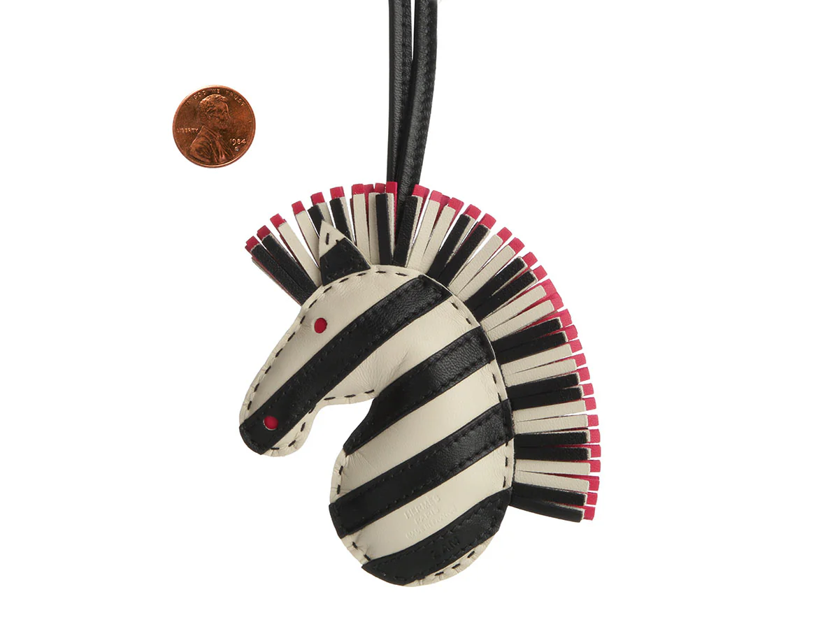 Hermès Black and White Lambskin GeeGee Savannah Bag Charm - Image 5