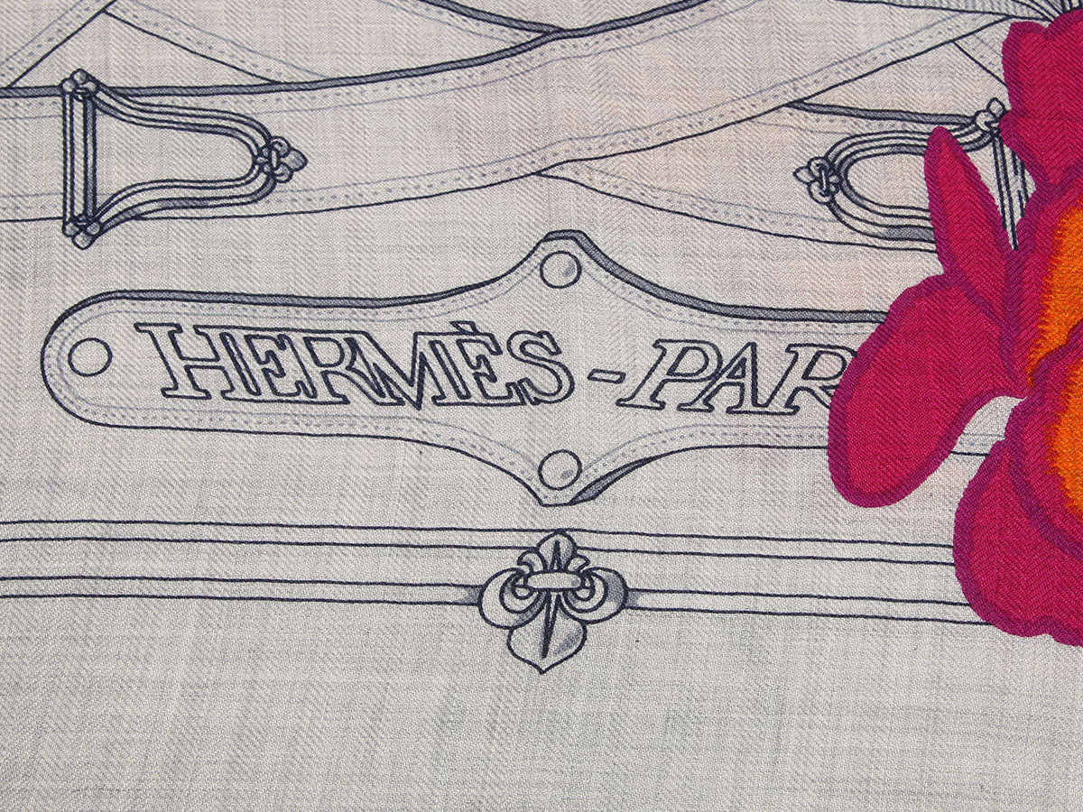 Hermès Cavalcadour Fleuri Cashmere Silk Shawl 140cm - Image 3