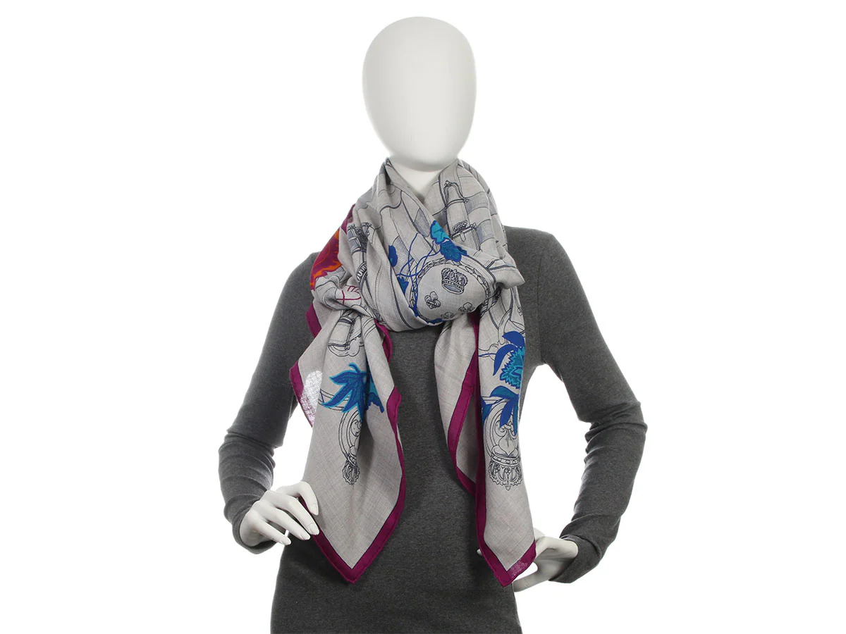 Hermès Cavalcadour Fleuri Cashmere Silk Shawl 140cm - Image 5