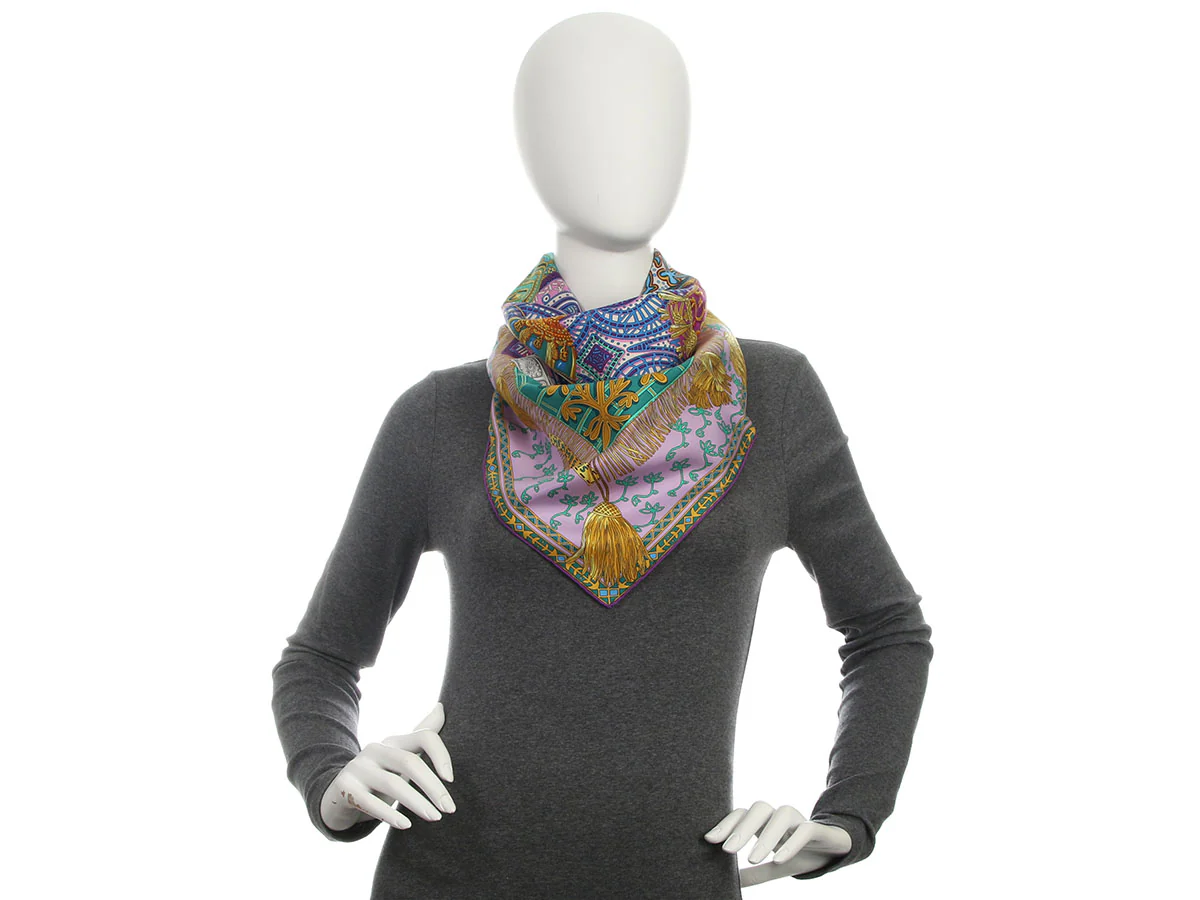 Hermès Cavaliers du Caucase Silk Scarf 90cm - Image 5