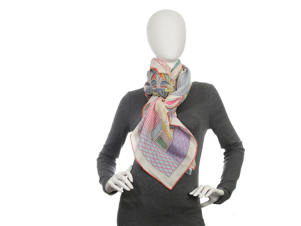 Hermès Grande Theater Nouveau Cashmere Silk Shawl 140cm - Image 6