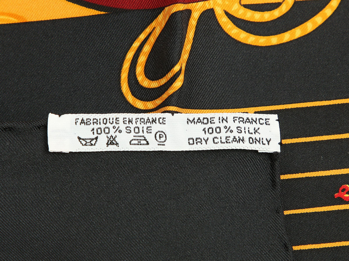 Hermès Kimonos en Inros Silk Scarf 90cm - Image 4