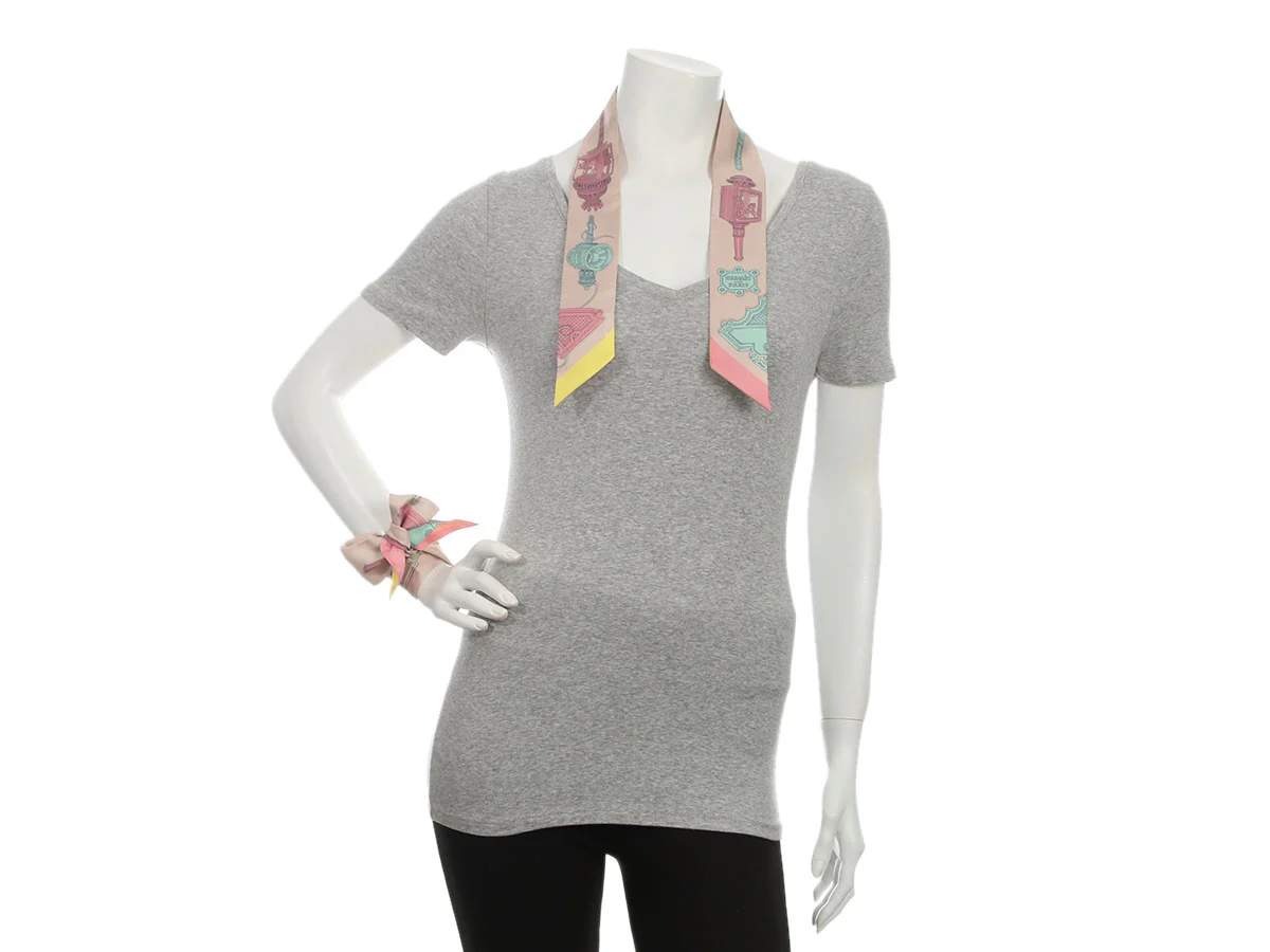 Hermès Merveilleuses Lanternes Silk Twilly Pair - Image 4