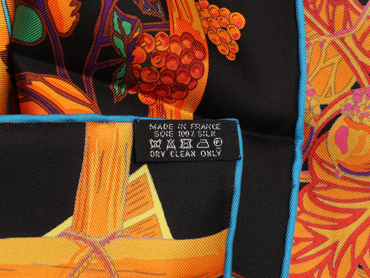 Hermès Mythes et Métamorphoses Silk Scarf 90cm - Image 4