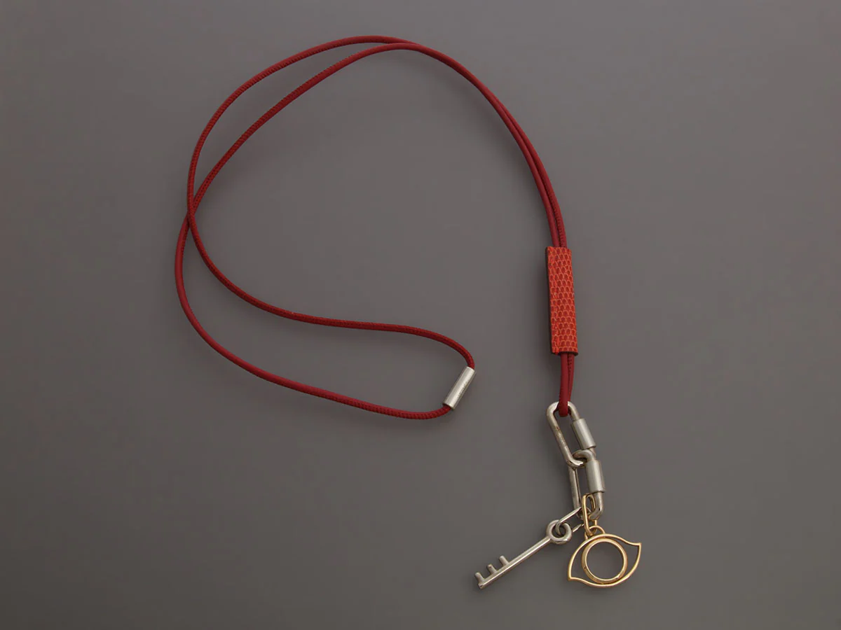 Hermès Red Leather and Lizard Curiosite Charm Pendant Necklace - Image 2